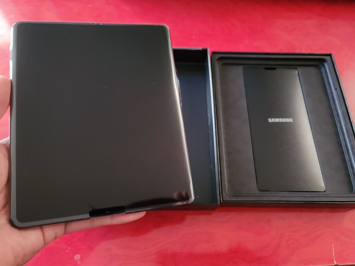 JonnyBlaze808's tweet image. My ALL NEW @SamsungMobile Z Fold3 5G Arrived!!😁 Gonna Have Fun Messin&apos; With This One! #Techie #AndroidRocks👽 #CrAppleSucks🍎 @SamsungMobileUS