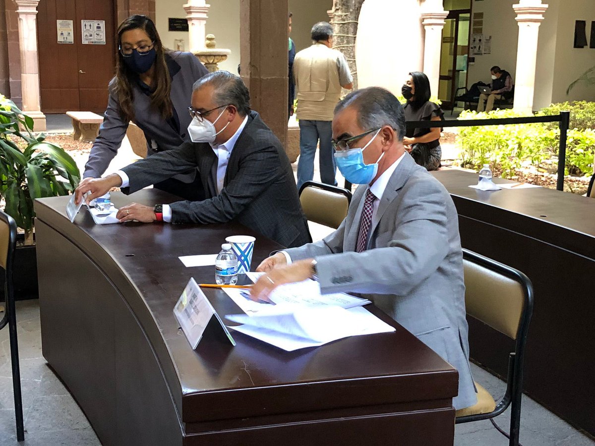 MartinJuarezC's tweet photo. Compareció el director de @PensionesSLP @oyudichelopez cómo parte de la glosa por el #6oInforme de gobierno https://t.co/tvMeK66DzN