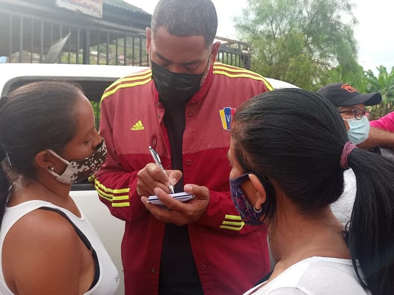 #Jue26Ago|| Desde la Parroquia Unión, en el Sector El Trompillo. Ahí estuvimos acompañando a nuestro Alcalde <a href="/LuisJonasReyes/">Luis Jonás Reyes</a> en el que anuncio un plan de inversión para la recuperación integral de estas comunidades. 

<a href="/NicolasMaduro/">Nicolás Maduro</a>
<a href="/dcabellor/">Diosdado Cabello R</a>

#SigamosJuntos. 
#VamosPorMás.