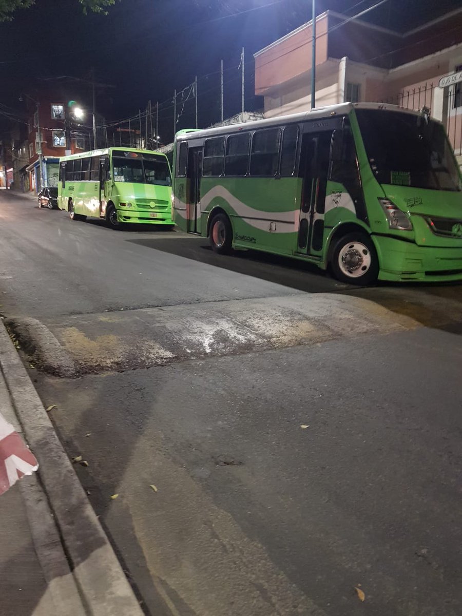LuisRen60152116's tweet photo. @ContrerenseOrg les comento que sobre la Av. Ojo de Agua, esquina con Victoria se siguen estacionando los camiones del servicio público consecionado.
Haciendo un lugar inseguro y provocado congestionamiento vial. https://t.co/Ub0Qh9SzN3