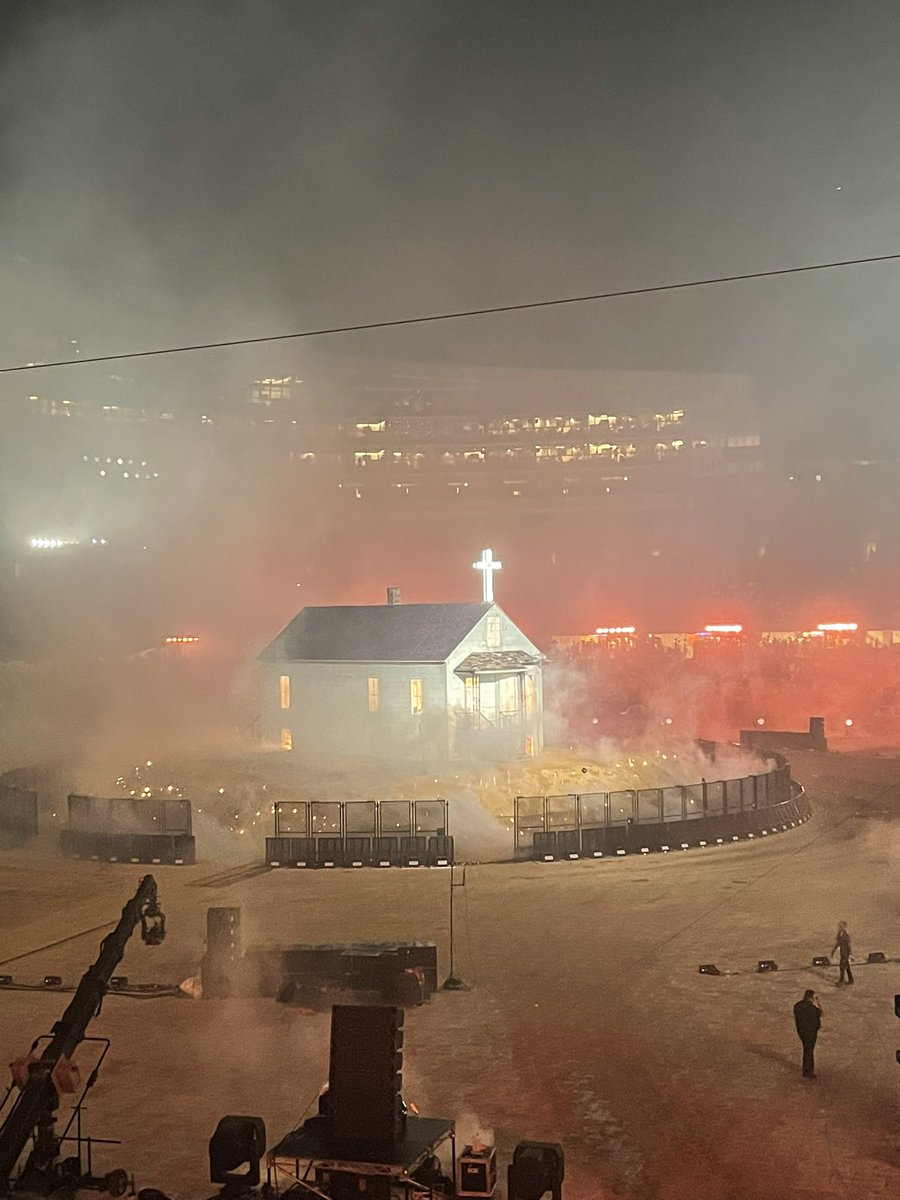 advkish's tweet image. Current set at Soldier Field in Chicago for Kanye’s 3rd listening party for #DONDA #kanye