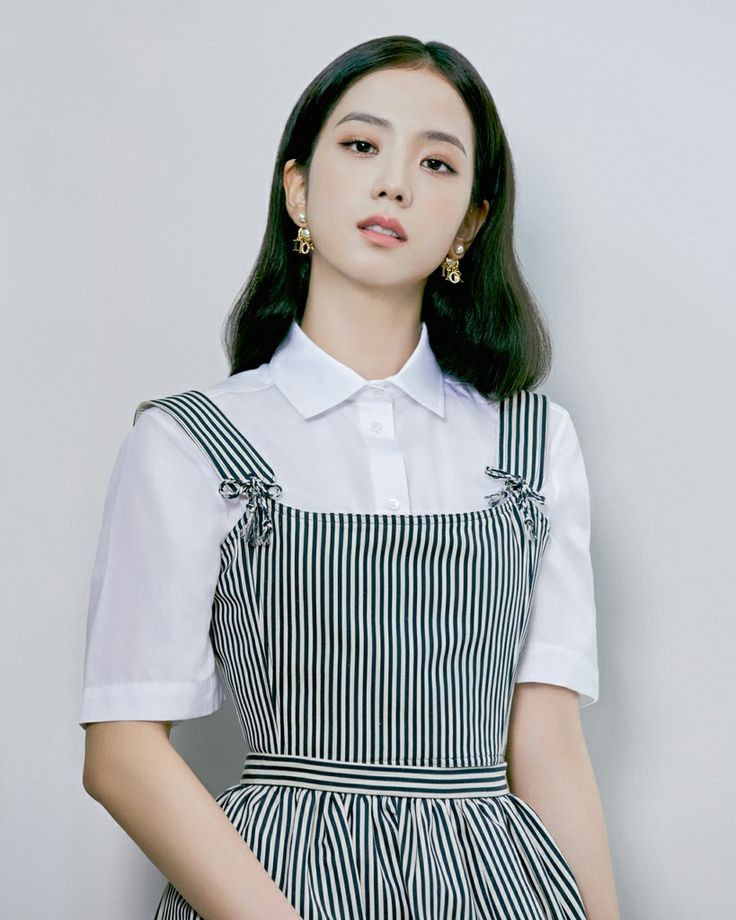 Kimnayeonseoyn's tweet photo. #adidasRespectJisoo jisoo support your brand in blackpink is 4 not 3😡😡😡😡😡😡 🖕🖕🖕 adidas if you hate jisoo ok but jisoo x Dior x nike 🙄🙄😜#jisoo https://t.co/Xnv5Vr1Lgk