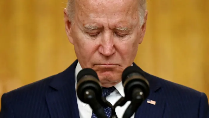 kellwoohoo's tweet photo. I don't know about you, but I prefer a President who grieves our dead soldiers instead of calling them losers and suckers. #IStandWithBiden https://t.co/jQ2E2Flldu