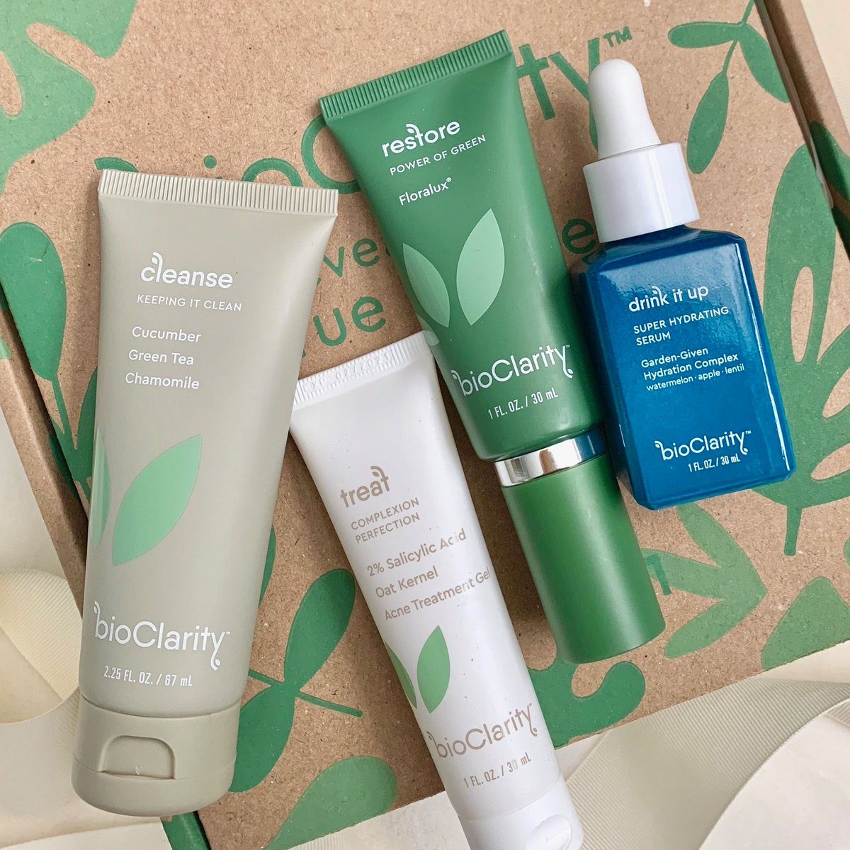 At bioClarity, our mission is to put good into our bodies &amp; into the world 💚🌿 Get glowing with our simple skincare routines packed w/ skin superfoods! bit.ly/2XGQM3j