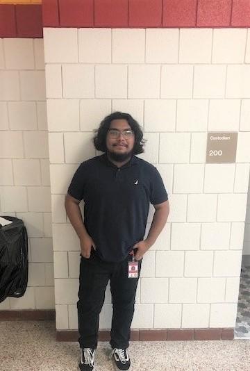 StaffordMSD's tweet image. We are excited to give a warm welcome to #SMSDAlumni and now employee Mr. Juan Medrano, who started working at the start of the 2021-22 school year as a Life Skills Paraprofessional at @SMSDElementary where he started as a student aide. Read more: staffordmsd.org/meet-stafford/…