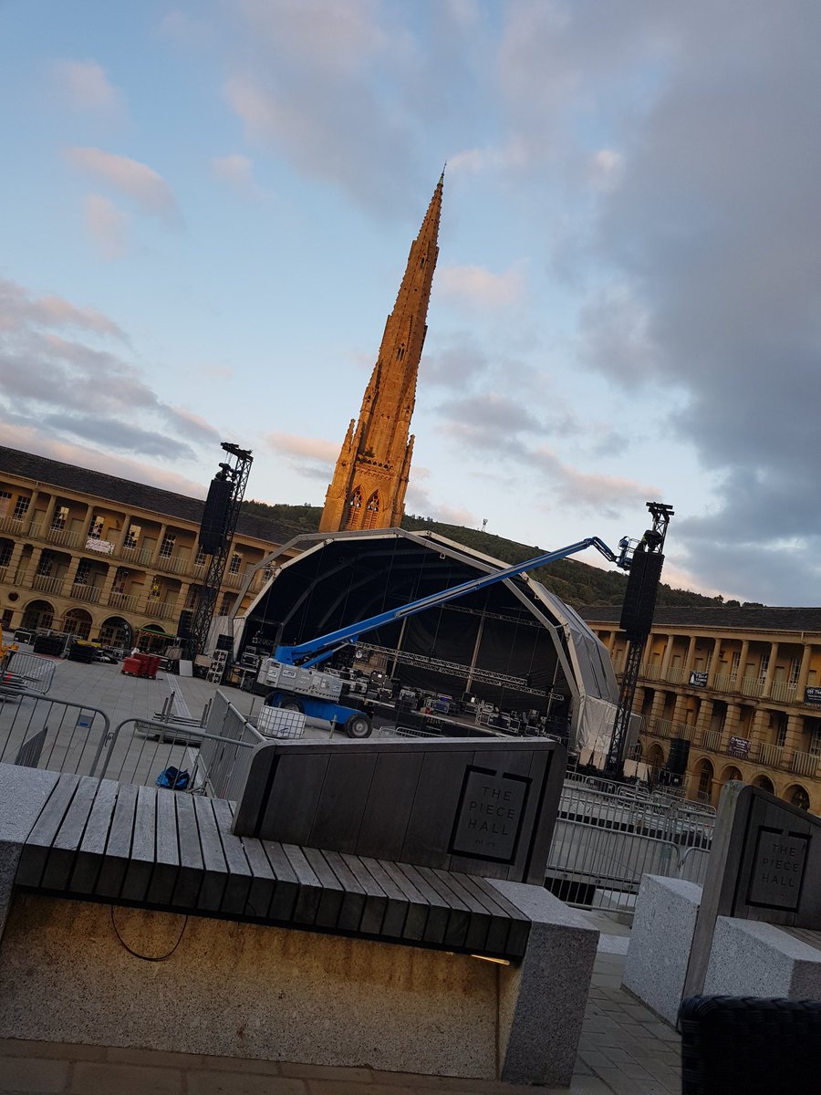 Drinks in @thepiecehall @the_winebarrel this evening with this spectacular view, if your there for the gigs the next few weeks! Enjoy, it's the best venue... Still not recovered from the mighty @embrace gig all that time ago... #thepiecehall