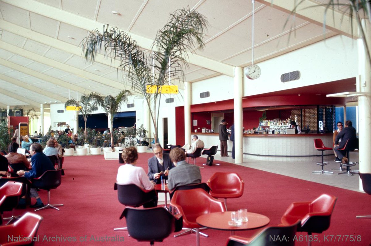 SydneyAirport's tweet image. Let&apos;s take a trip back to 1975. Can you guess which part of the airport these were taken? #retrogram #flashbackfriday 

📸: @naagovau via IG/retrosydney_