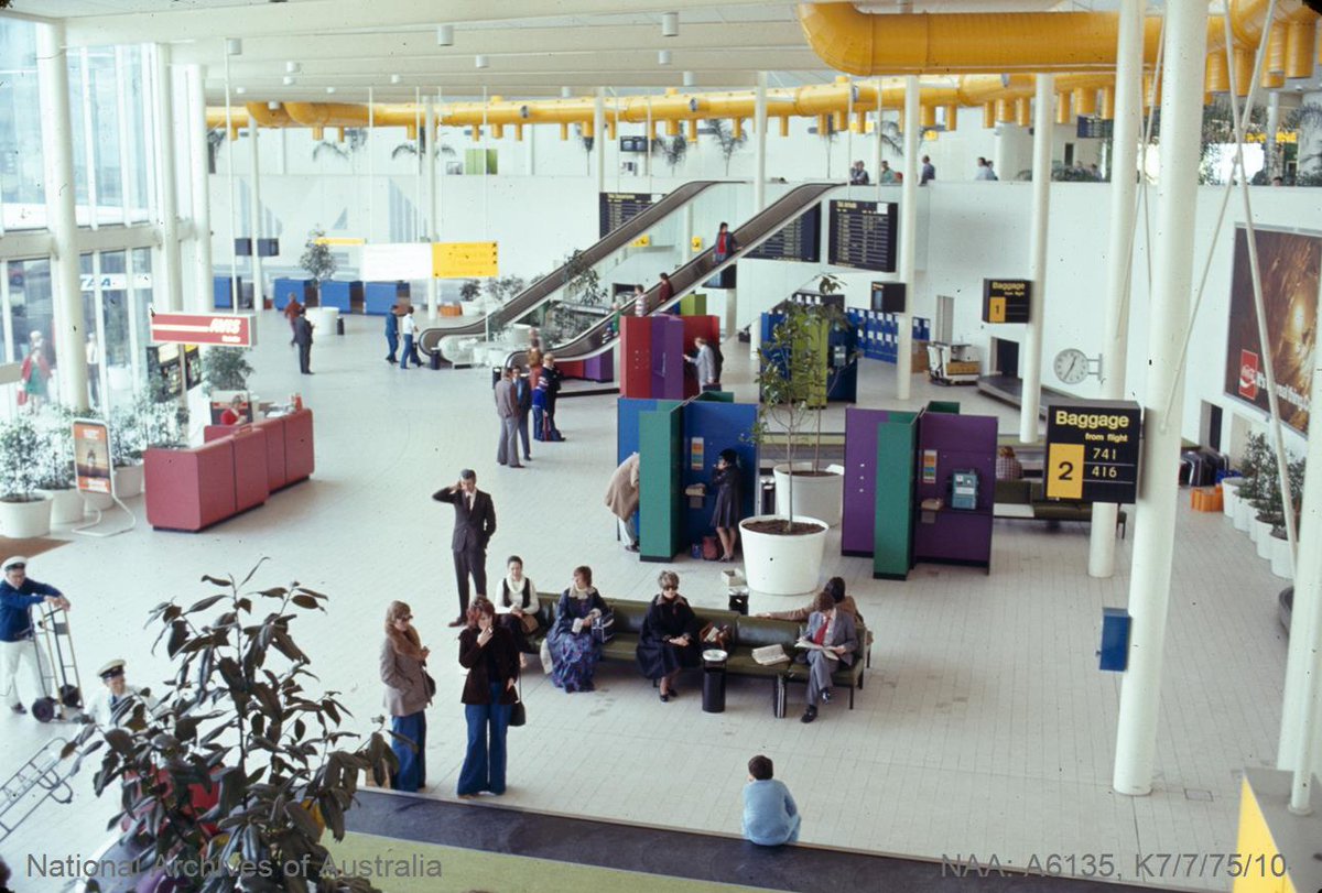 SydneyAirport's tweet image. Let&apos;s take a trip back to 1975. Can you guess which part of the airport these were taken? #retrogram #flashbackfriday 

📸: @naagovau via IG/retrosydney_