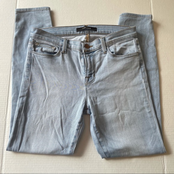 DemFigBonilla's tweet photo. So good I had to share! Check out all the items I'm loving on @Poshmarkapp #poshmark #fashion #style #shopmycloset #truereligion #jbrand: https://t.co/FAzxzWbjWc https://t.co/Rcfwh1dtE4