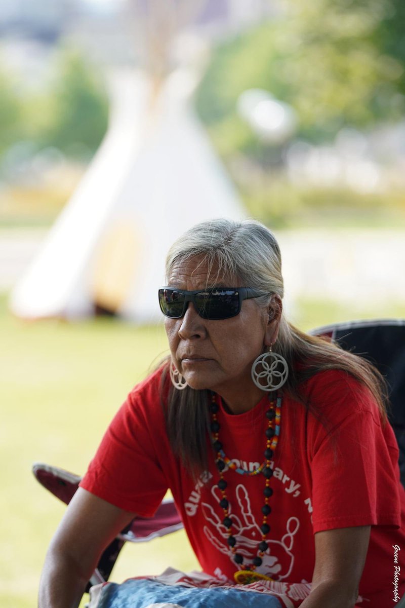 sgiliegwa's tweet image. All week the only thing I wanted so bad was a hug from my mom… I know she’s hurting just as bad as we are but her power was needed in Minnesota☝🏽 #StopLine3Pipeline