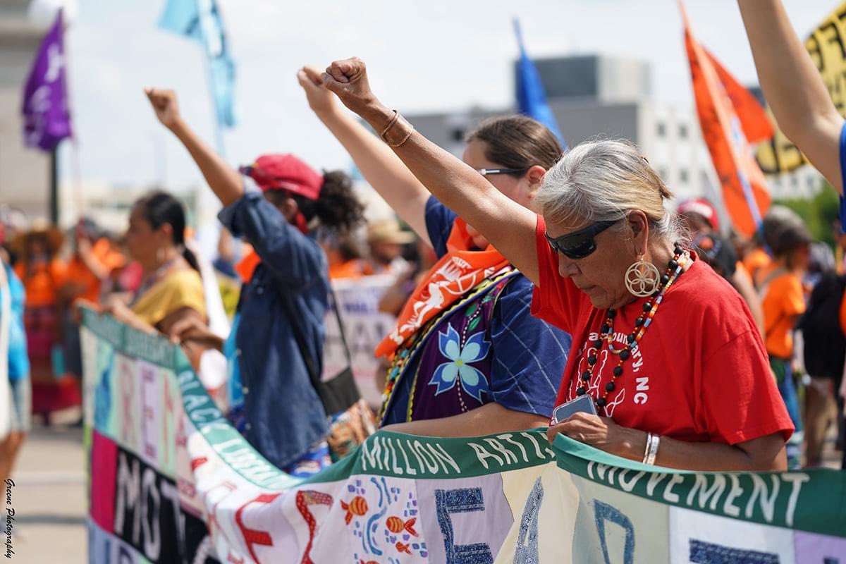 sgiliegwa's tweet image. All week the only thing I wanted so bad was a hug from my mom… I know she’s hurting just as bad as we are but her power was needed in Minnesota☝🏽 #StopLine3Pipeline