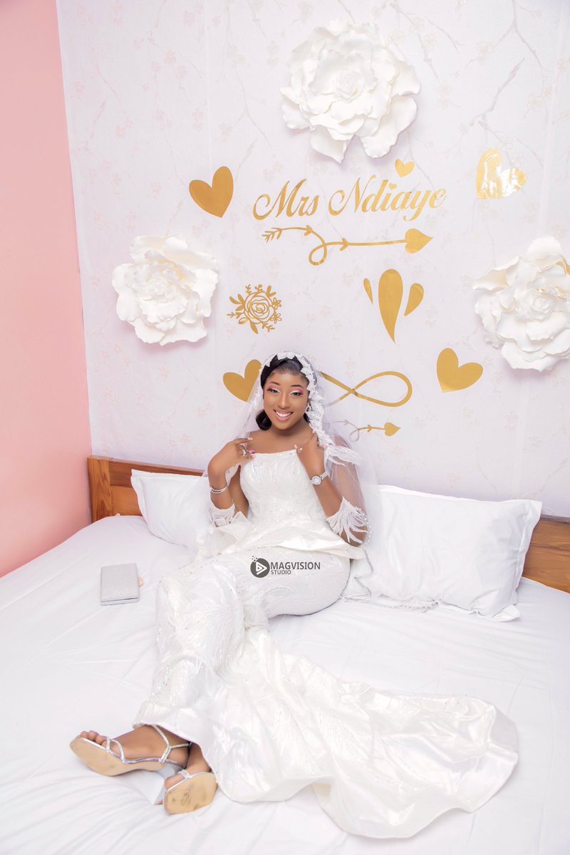 fatound16's tweet photo. Alhamdoulilah I said yes💍❤️
Mrs NDIAYE😭❤️ https://t.co/i1MuC5PDL7