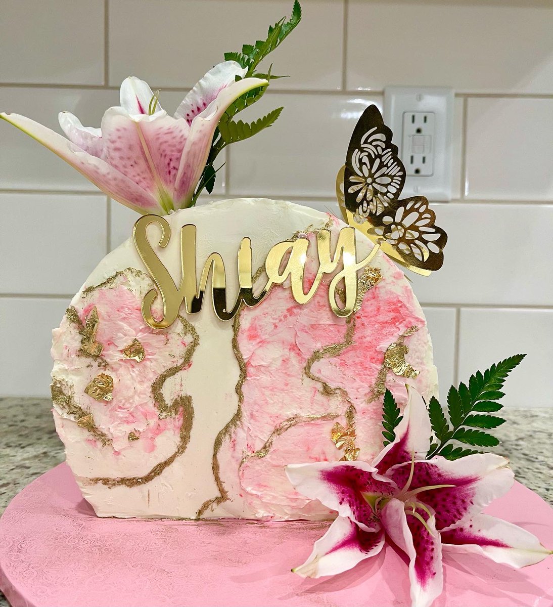 imnotevenachef's tweet photo. for my 25th birthday, i made myself a "cake top forward" style cake. 🍰 ✨

inspo: delaneysdesserts https://t.co/iAnPoSYbqi