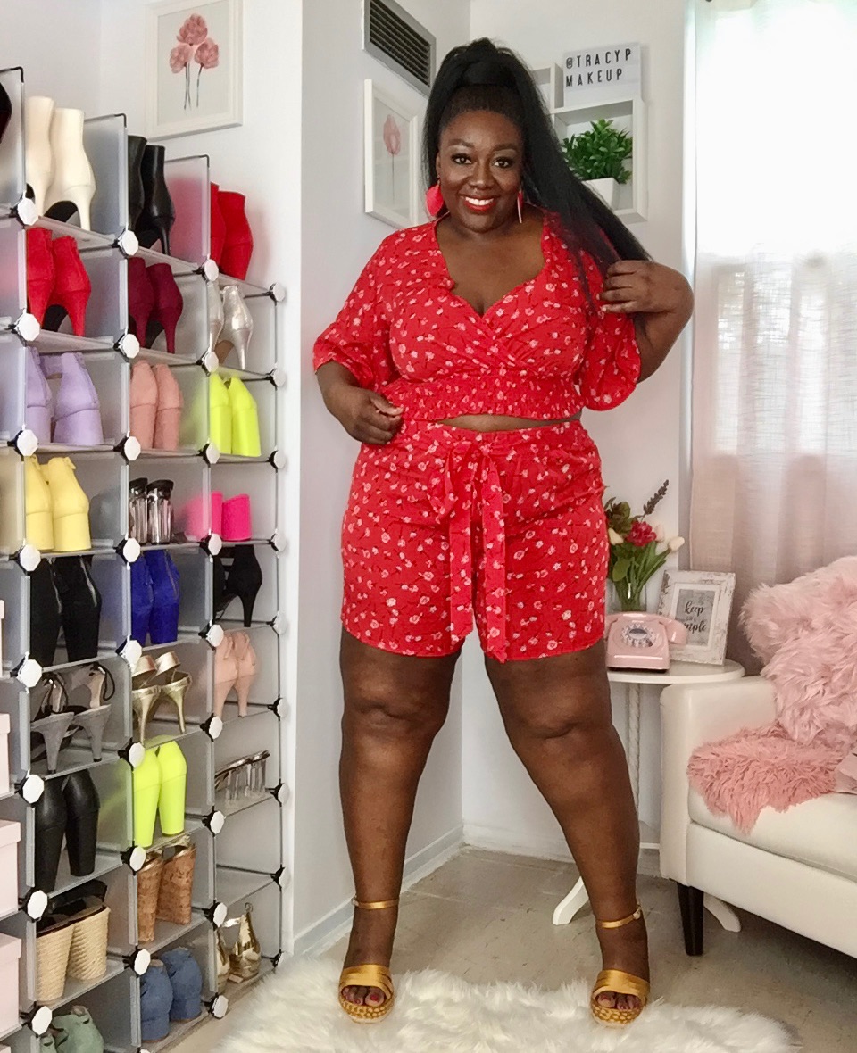 TracypMakeup's tweet photo. Thanks so much!💓 RT @StuartGojotrain: @TracypMakeup @yoins_official You are sunshine in that outfit Tracy! #Yoins #YoinsCollection https://t.co/mKoz89eVZG