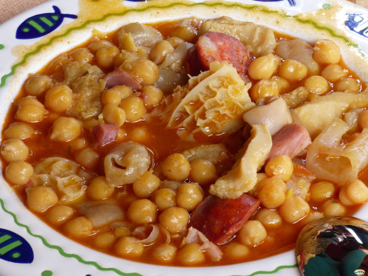 juanda_las's tweet photo. Callos con garbanzos es nuestra nueva receta cocinerillos/as, ya podéis echarle un vistazo en nuestra web 😍:

https://t.co/uE4bQ9kyeZ

#gastronomia #calloscongarbanzos #receta #cocina https://t.co/wR9Ox7Cb5M
