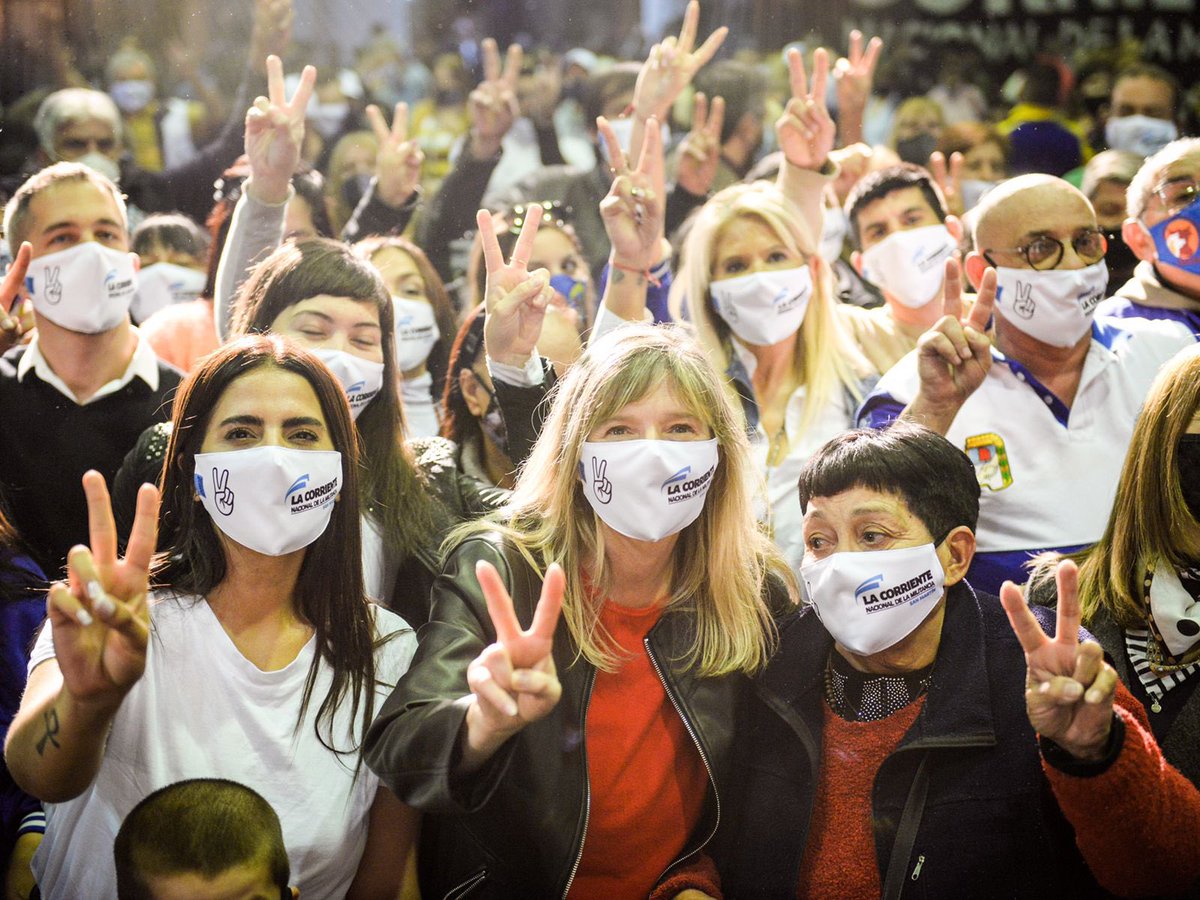 CrisAlvarezRod's tweet photo. En estas elecciones se juega el futuro de nuestro país. Elegimos entre dos formas de ver el mundo y eso es lo que hay que transmitir una y otra vez. 

No volvamos al pasado de ajuste y endeudamiento. En el futuro está #LaVidaQueQueremos ☀️🇦🇷 https://t.co/NJnoHt0lhM
