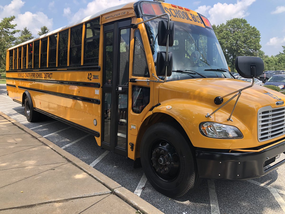 MrLeightEdu's tweet photo. Today was a special day for all our huskies at @HillendaleUCFSD !! π€© It was a pleasure to meet so many of our kids and families at #SneakAPeek! π« π #HappyHillendale β€οΈπ #FirstBusRide! π @MrsSteppke https://t.co/6T7aNbbqwo