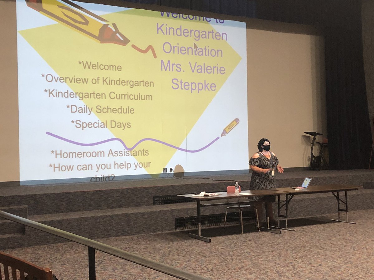 MrLeightEdu's tweet photo. Today was a special day for all our huskies at @HillendaleUCFSD !! π€© It was a pleasure to meet so many of our kids and families at #SneakAPeek! π« π #HappyHillendale β€οΈπ #FirstBusRide! π @MrsSteppke https://t.co/6T7aNbbqwo