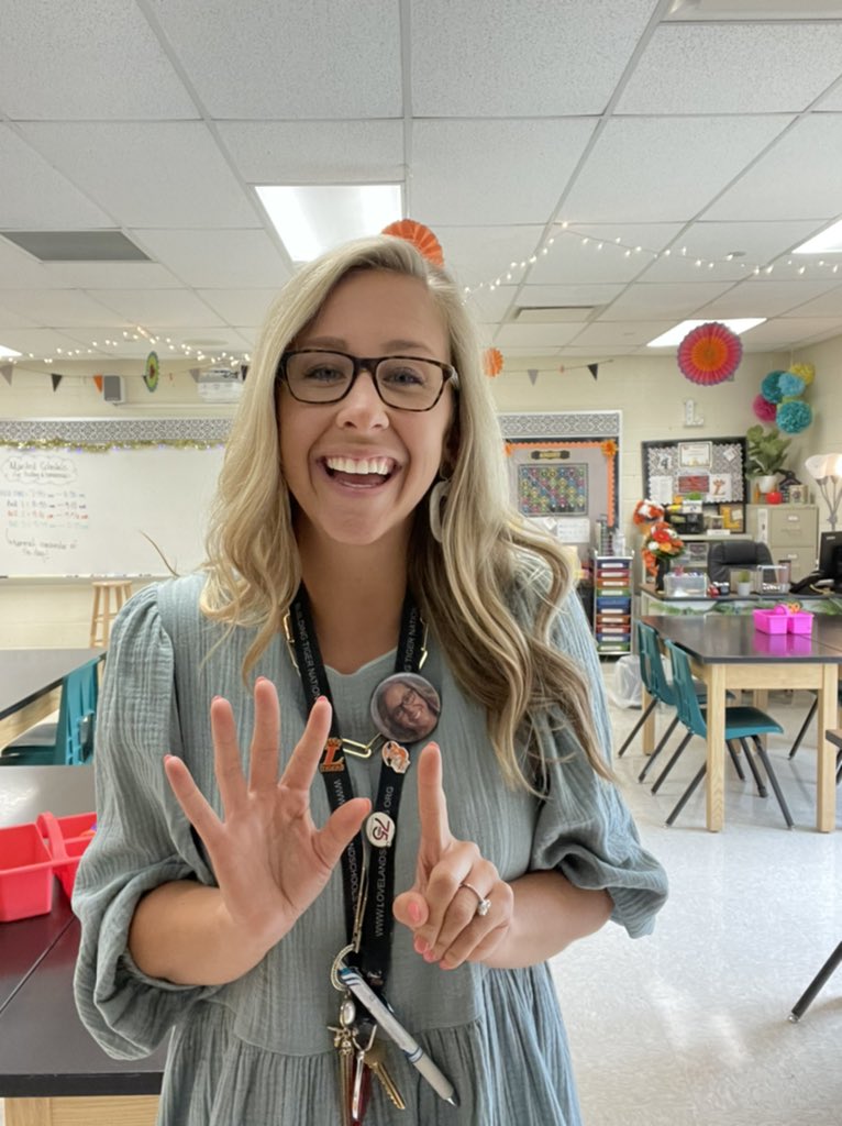 LMSOBryan's tweet photo. My 6th year of teaching is off to a fantastic start!! Thankful to have the opportunity to teach such inspiring and hardworking kiddos with my incredibly dedicated colleagues. It’s going to be a great year!  #beLOVEland #tigerup #LMS https://t.co/3XZAQRYMxP