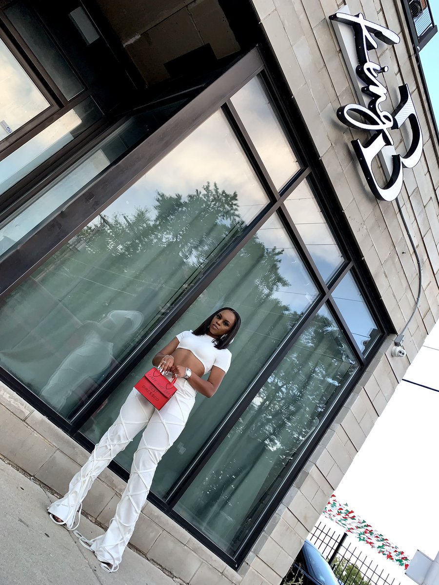 kingbrema_'s tweet photo. They want a Birkin, I need the building 🥂#KingB https://t.co/mm7TJjhni0