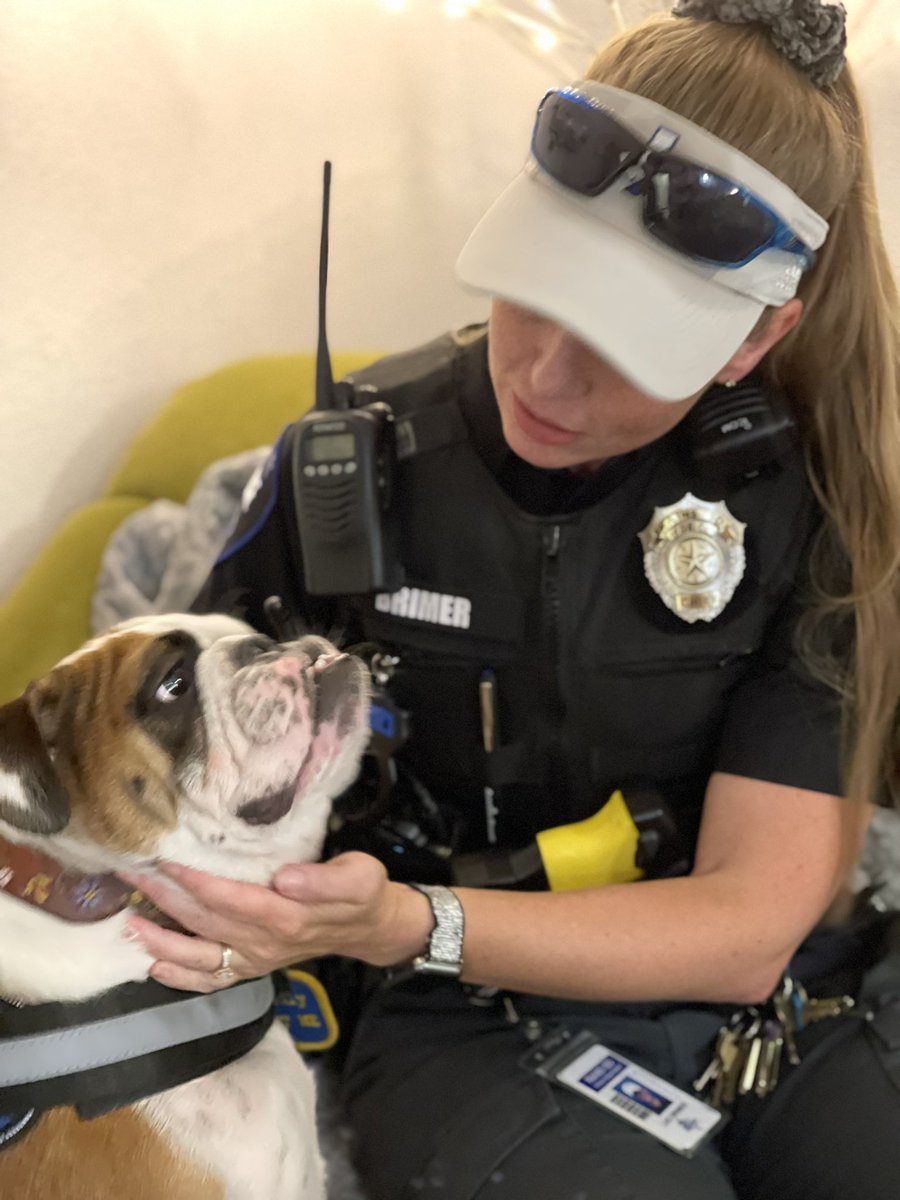 Chief Brimer stopped by the Counseling Center this morning to get some Lola lovin! <a href="/risd_pd/">Rains ISD PD</a> <a href="/rains_isd/">Rains ISD</a> #lolalovin #rhsisthebest #schooltherapydog