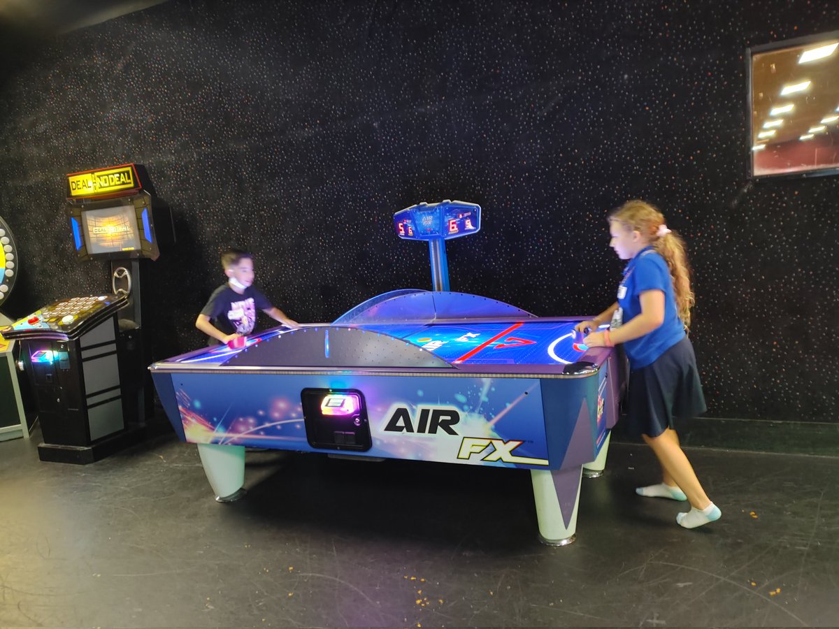 MsKinghasClass's tweet image. First Locomo skate night of the year! One of them even requested a song for our class, &quot;You&apos;ve got a friend in me.&quot; #pinegrovepride #bearcubs #kingskrew