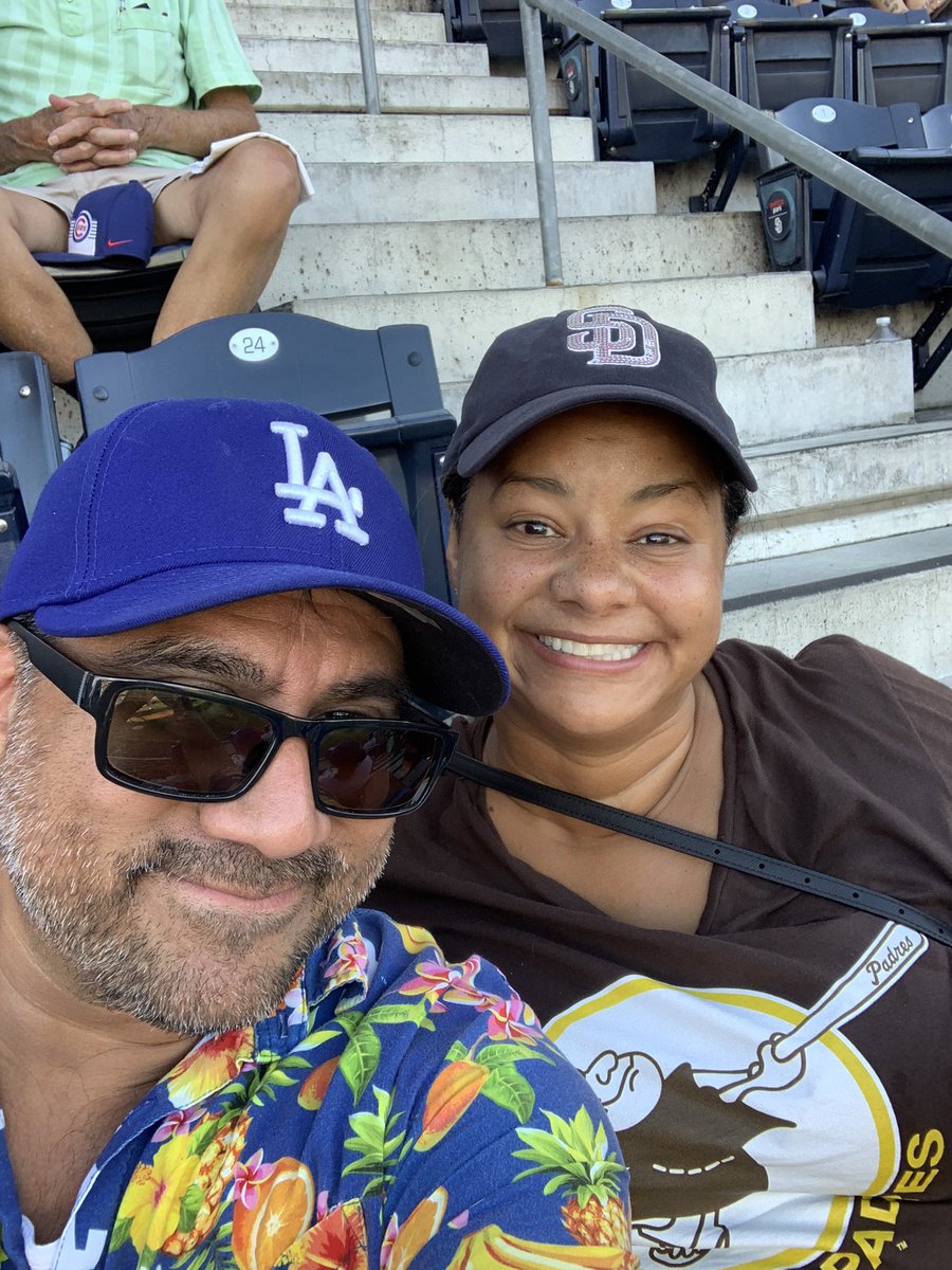 MRick01's tweet photo. #HungryForMore Rick and Vanessa! Family divided https://t.co/hWo39Ks9lC