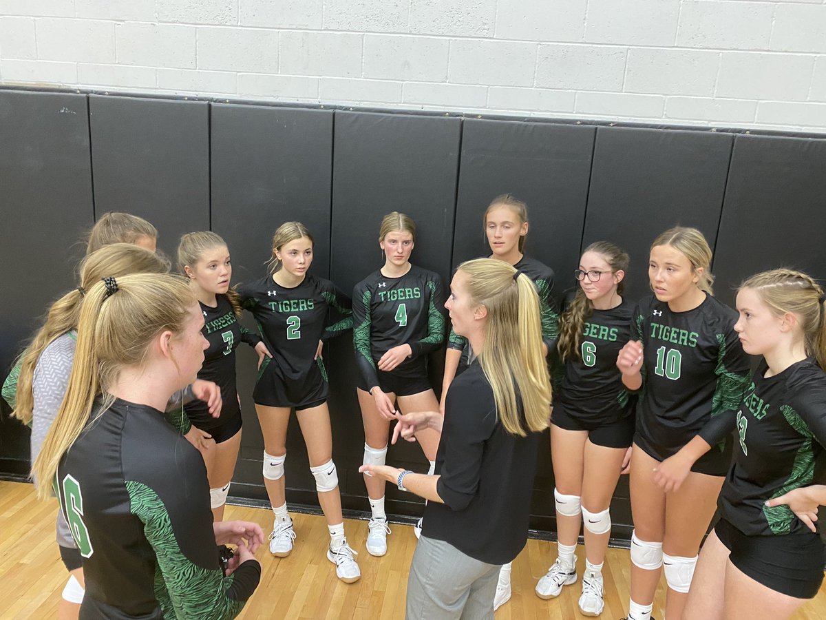 LVHS Volleyball tweet media