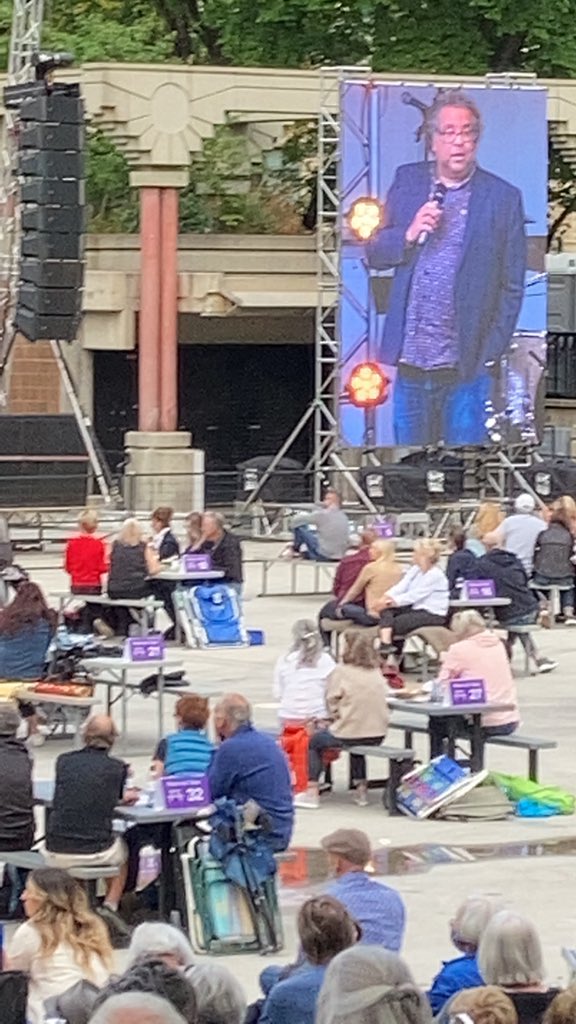 CalgaryPhil's tweet photo. “Vote for the arts!” @nenshi tells the crowd at #ACShowtime as he talks about “the unifying power of music” https://t.co/yZRrXudQW4