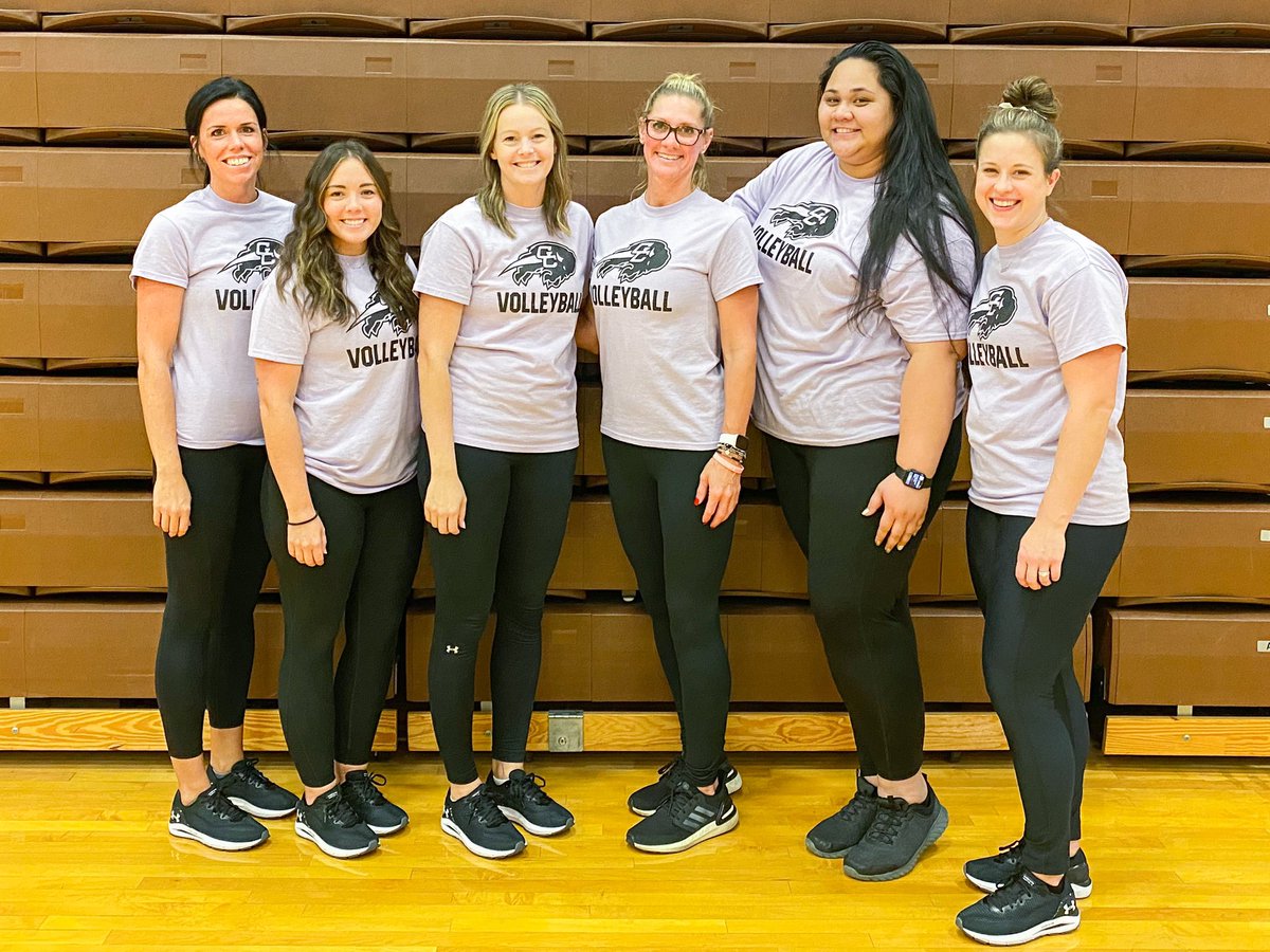 New year. Same squad. 

Can’t thank these women enough for all they give to Garden City Volleyball. Hands down - blessed with the best. 🤍