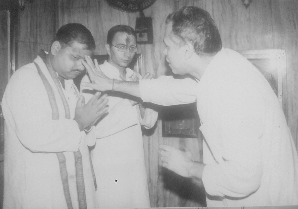 VineetMishra999's tweet image. पूर्व केंद्रीय राज्य मंत्री,जनप्रिय नेता श्री जितिन प्रसाद जी के प्रारंभिक राजनैतिक जीवन का एक चित्र आज मुझे एल्बम में देखकर पुरानी यादें ताजा हो गयी। @JitinPrasada