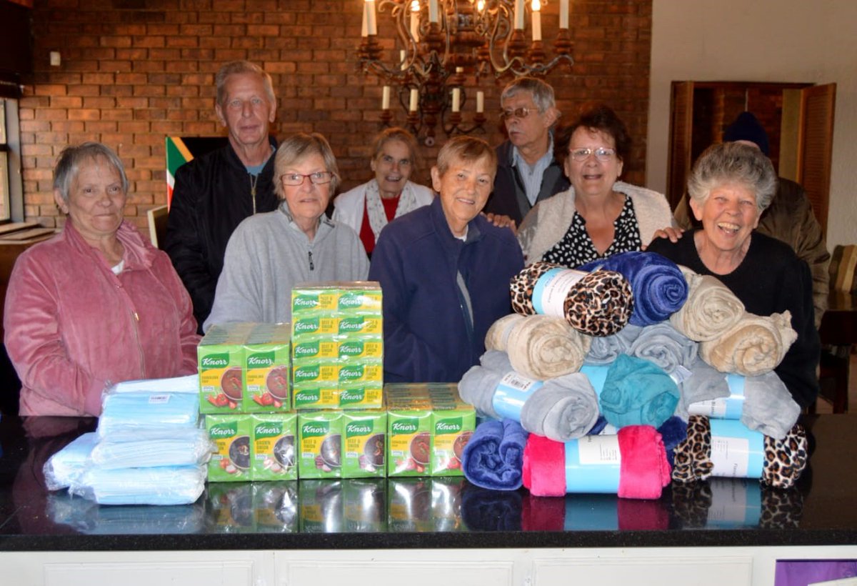 vumatel's tweet photo. #FlashbackFriday to recent community initiatives we've partnered in:
In the Cape, we donated of soccer equipment, to uplift Stanturf United football club, located in Rocklands.
In Joburg, we helped raise donations towards winter packs for an NPO, #wingsofinspiration.

#givingback https://t.co/J2XfvVT8rU