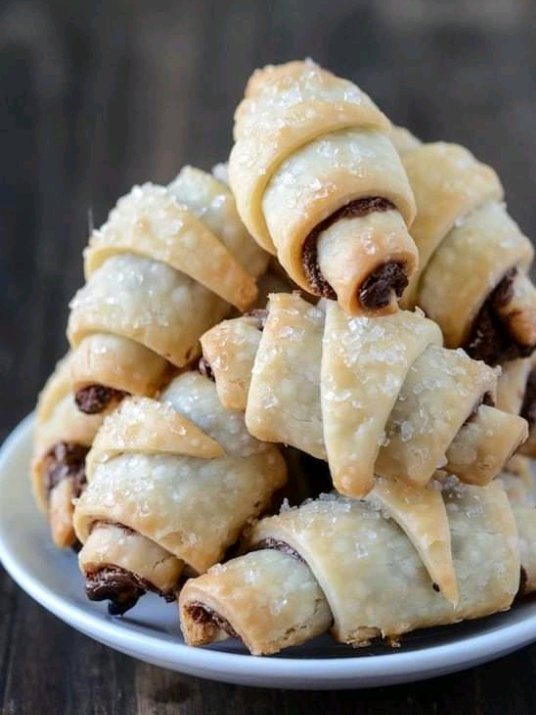 печенье с начинкой. песочное печенье с повидлом. выпечка. японский десерт монако. хворост кубанский.