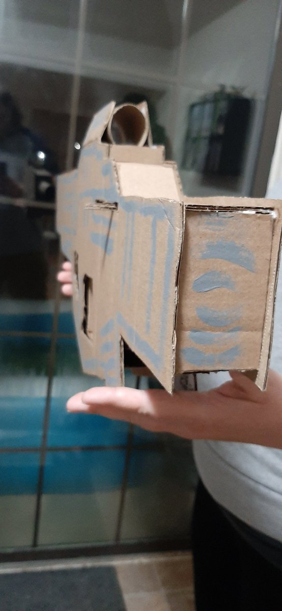 d0njuandude's tweet image. yo @Splitgate my wife and I made the gun tonight!