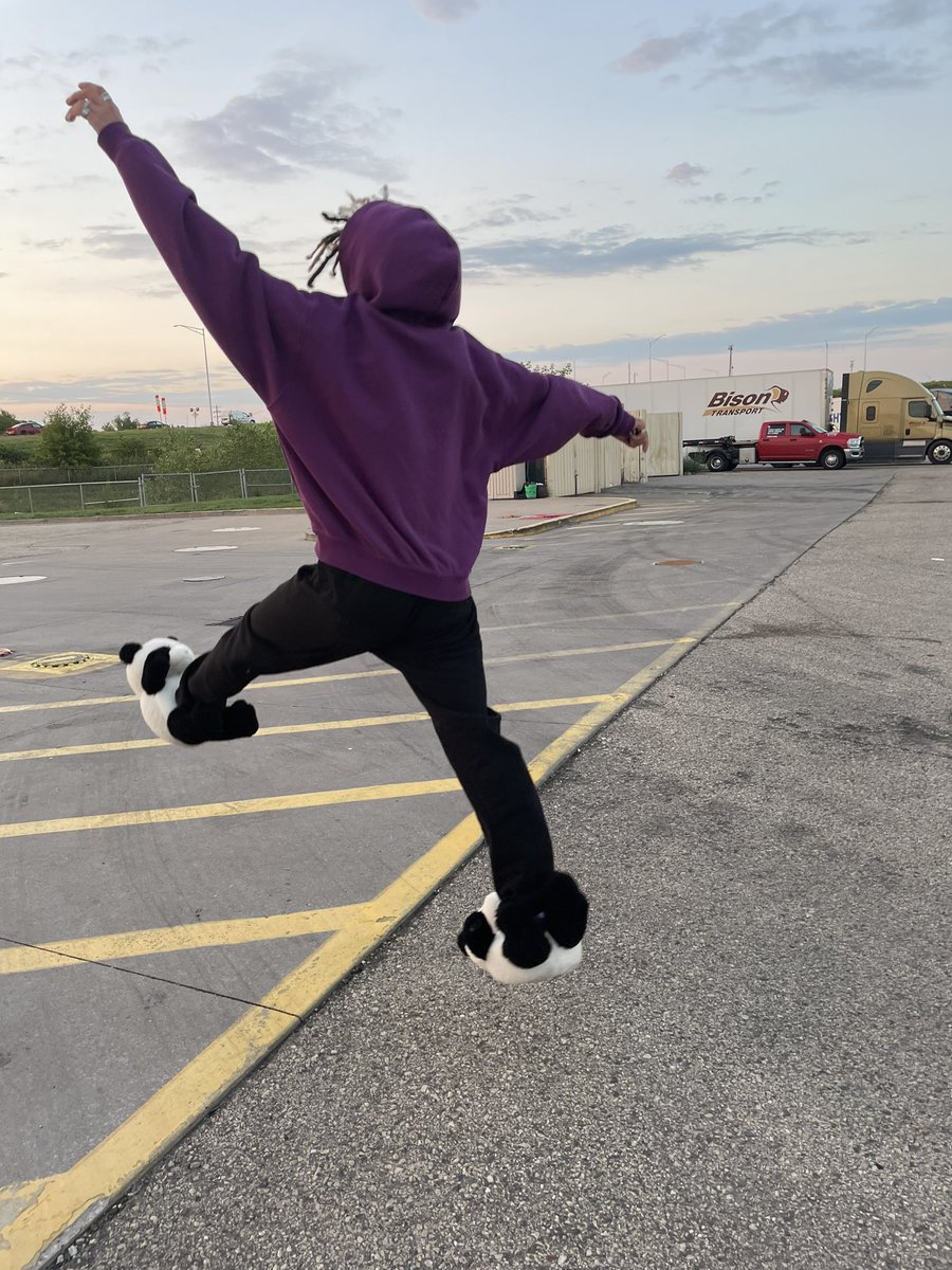 ianndior's tweet photo. v12 v12 v12 
@LILUZIVERT 🪐💕
videos done I’m ready to drop https://t.co/GuEOA1h4bi