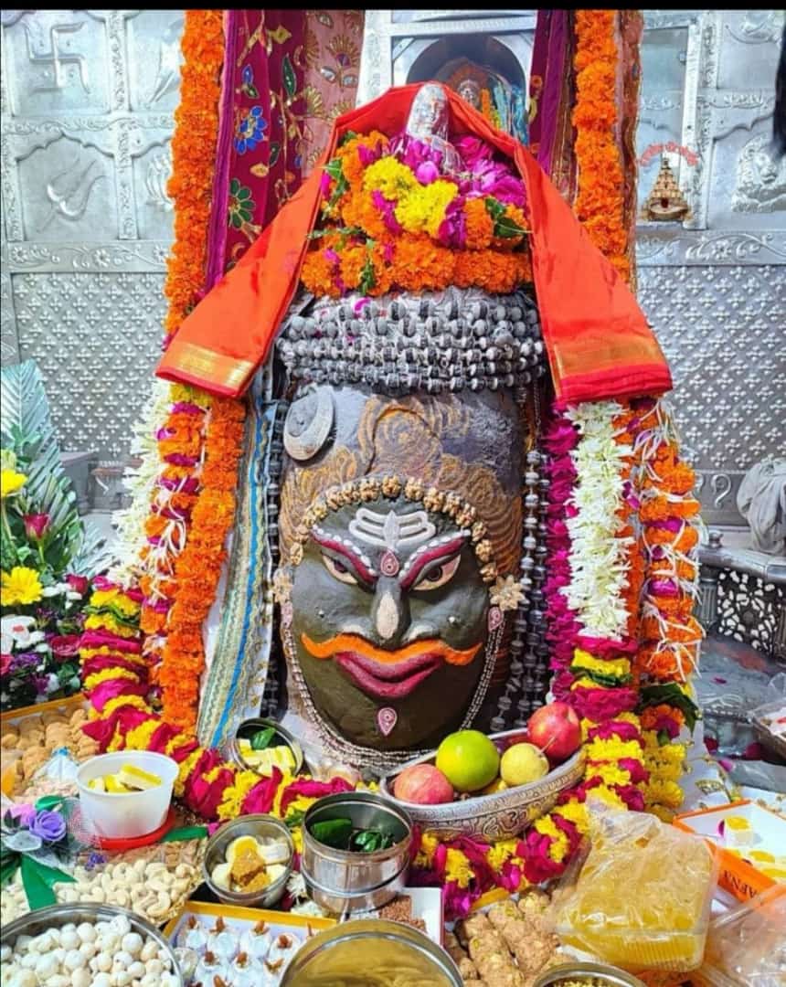 Bjym4panna's tweet photo. *🙏🌹जय श्री महाकाल 🌹🙏*
*श्री महाकालेश्वर ज्योतिर्लिंग का आज का भस्म आरती श्रृंगार दर्शन*
*🔱27 अगस्त 2021 ( शुक्रवार )🔱* https://t.co/XnnT0OOnhw