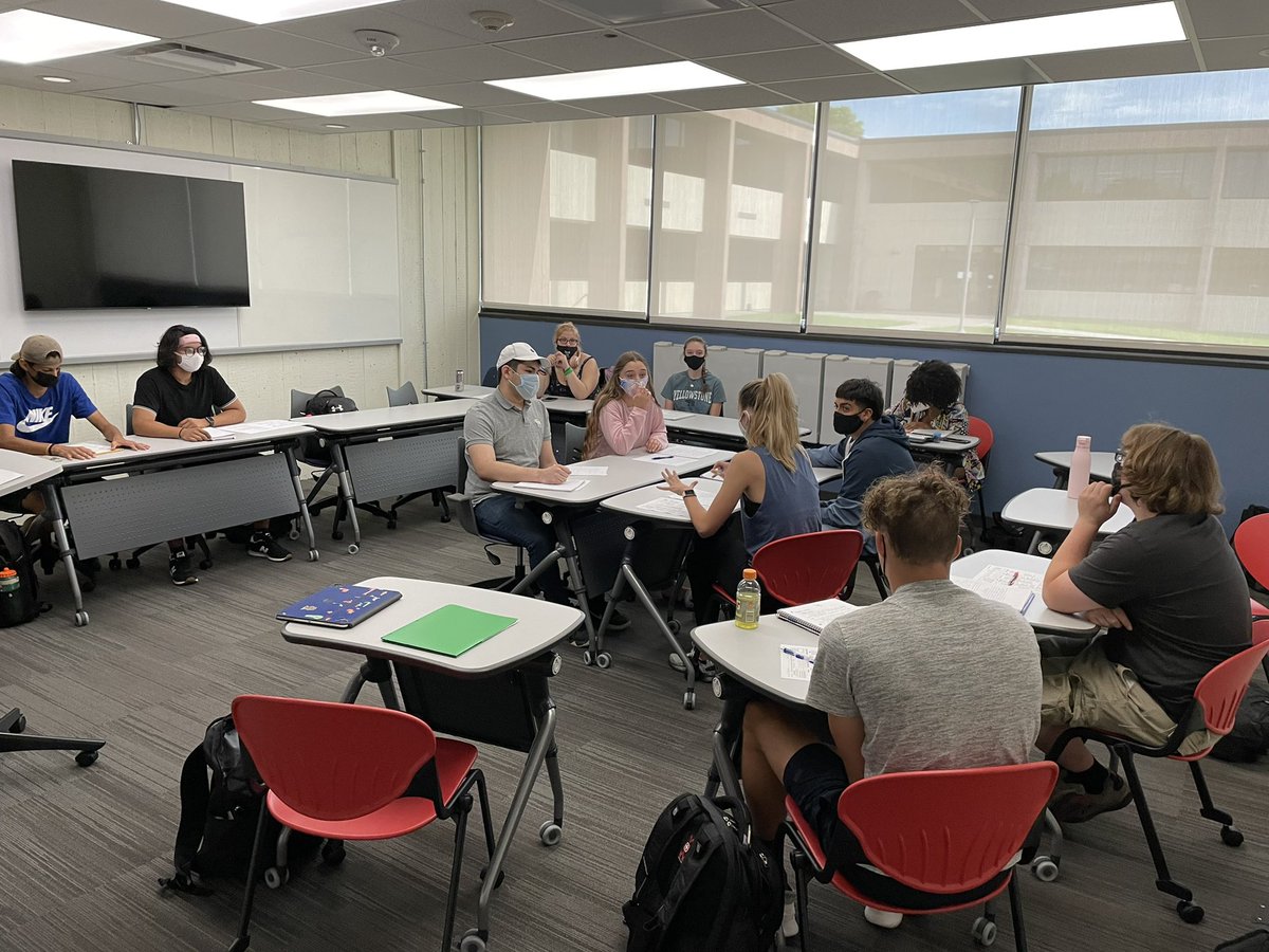 MsDatKCKCC's tweet photo. Loving these #fishbowl discussions in the classroom! Also loving these newly remodeled smart classrooms! #interpersonalcommunications @KCKCC_CTE @KansasCityKSCC https://t.co/wMGfOkb8Q7