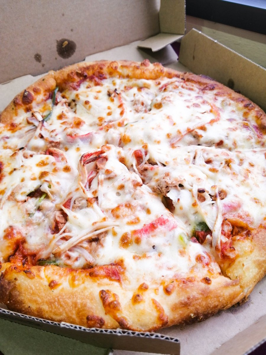 Promosi <a href="/dominos/">Domino's Pizza</a> untum yang dah cucuk vaksin.
.
Tebus dia kaunter atau pun melalui link di bawah 👇👇
dominos.com.my/pages/order/#!…