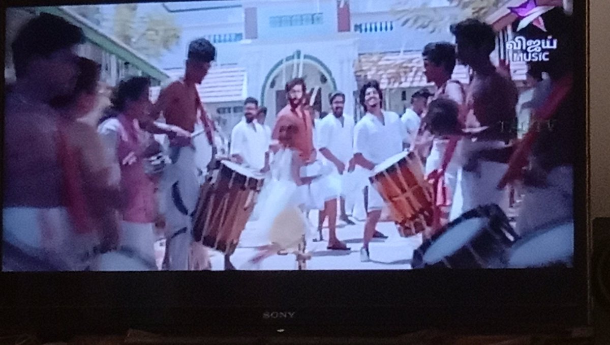 #Adipoli In VijayMusic😍💜 Now
#AshAangi