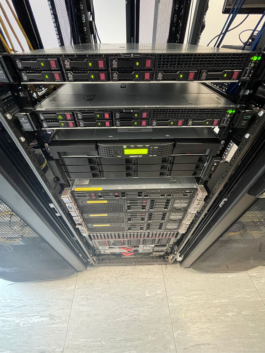 MetaEagleLTD's tweet image. We’ve been hard at work this week helping a School move from #VMWare #ESXi  5.1 to #MicrosoftHyperV -  provisioned #Servers and migrated #VirtualMachines

#Virtualisation #ITSupport #Birmingham #VeeamBackup #Server2019 #Storage #RAID