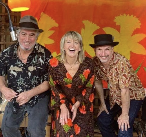 RagtopDown's tweet photo. Gig alert: Ragtop Down play the Spit &amp; Sawdust near the Elephant &amp; Castle this Sunday 29 August at 3pm. New music! New hats! https://t.co/Ij9elfk4Mx https://t.co/BoSUnvWi5D