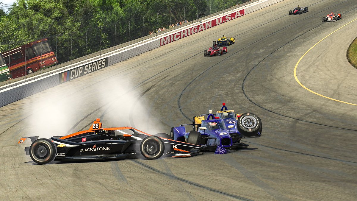 Finally made it out to a @VARCRacing Indy race and it was a great time. Ended up in the wall but ran in the front group all night. Entered the final turn 3 wide for the win with @Bigbomer88 and <a href="/PaducahBazooka/">Riggs™️</a> but it wasn't my night. Incredible race! <a href="/DigitalApexRace/">Digital Apex Racing</a>