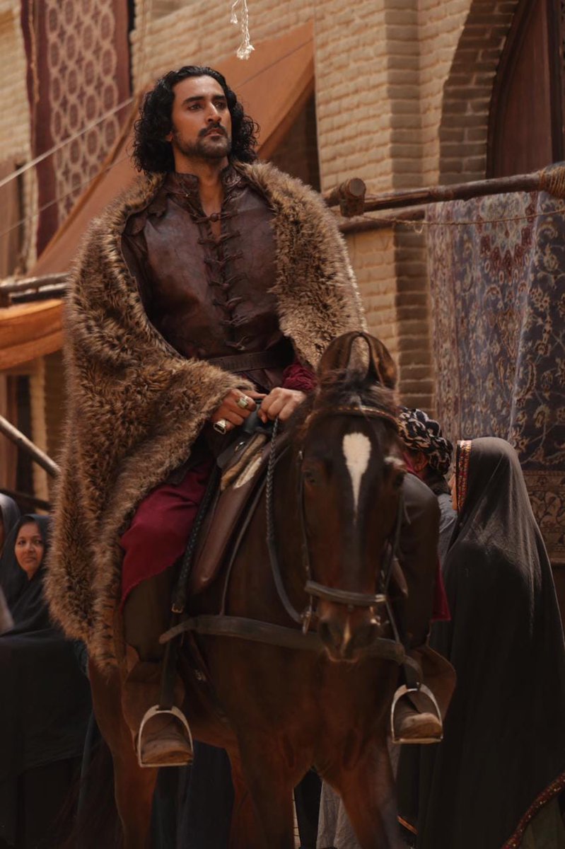 taran_adarsh's tweet photo. KUNAL KAPOOR MAKES HIS DIGITAL DEBUT... #KunalKapoor essays the role of a #Mughal emperor in #TheEmpire... The actor has won appreciation for his earnest performances in the past and am sure, he will win acclaim for one of the most challenging roles of his career. @kapoorkkunal https://t.co/lAzH5pL2Ay