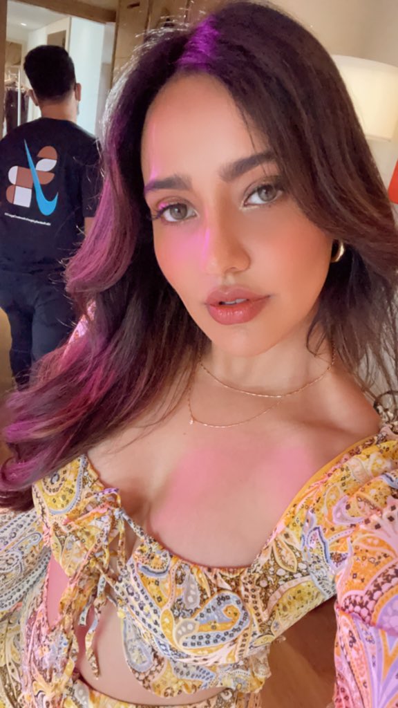 Officialneha's tweet photo. 🦞🌼🌈💛 https://t.co/pZqkp5P5jJ