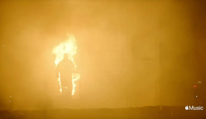 bigememr's tweet photo. kanye literally the only guy who can go from being on fire  to getting married in 2 minutes https://t.co/dLJ6Kkdihk