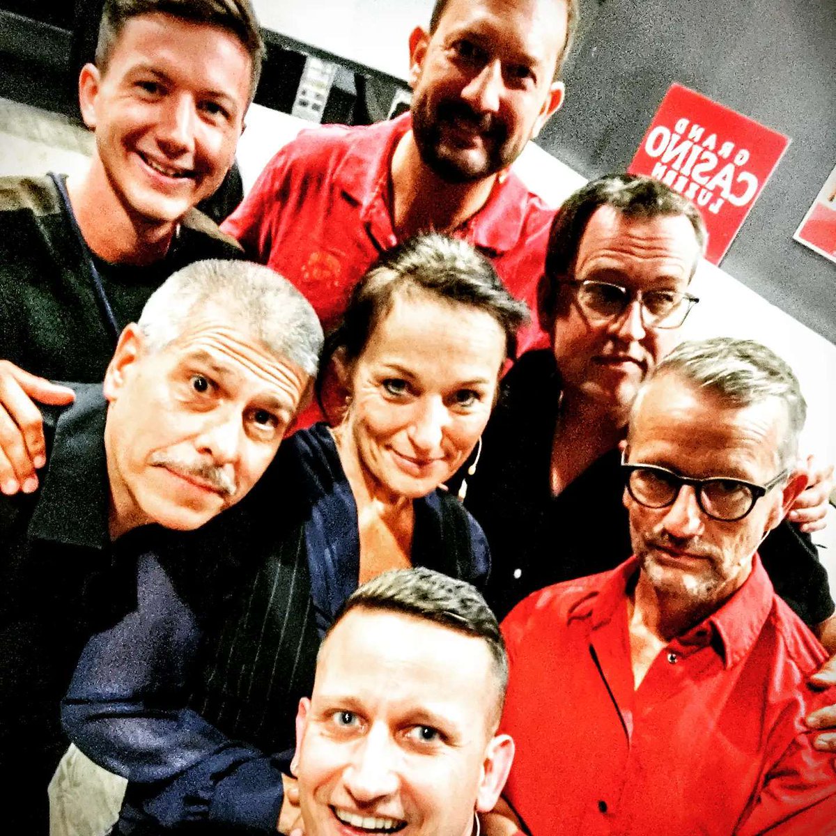 improphil's tweet image. Nach einem wilden Jahr mit vielen Vertröstungen an das Publikum, durften wir die Bühne im Casineum endlich wieder mal bespielen. Danke an die Besucherinnen für die aktive Teilnahme! Toll war's

#improphil #theatersport #impro #casineum #grandcasinoluzern #luzern #esgehtwiederlos