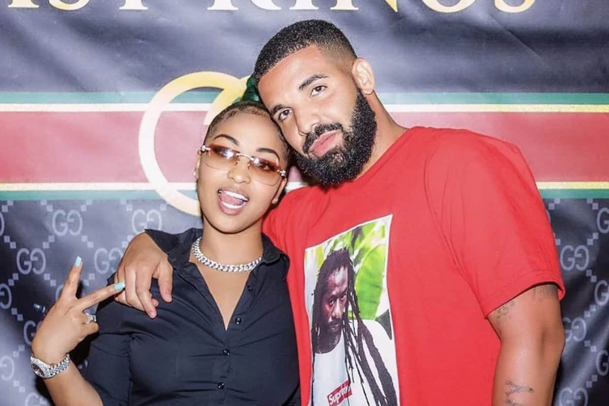 Kanye West had dancehall artist Shenseea next to him at his DONDA listening event tonight.👀 She was rumored to be pregnant with Drake's child earlier this year.😳