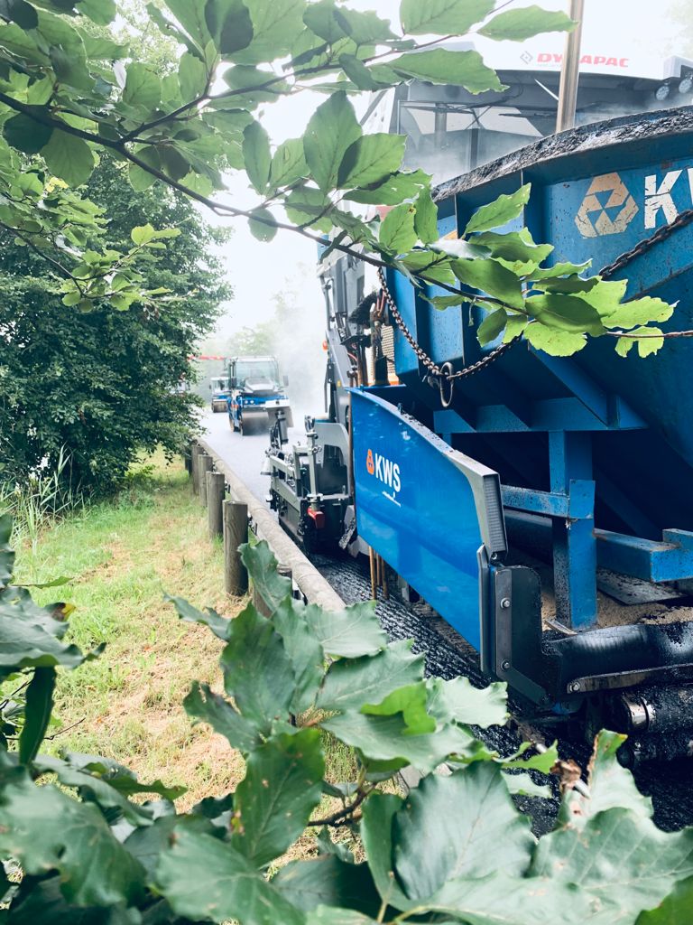 KWS_Infra's tweet photo. KWS Infra Zwolle is voor @provgelderland gestart met de werkzaamheden voor het project ‘Onderhoud N786 Beekbergen-Dieren’. Voor info over de werkzaamheden, download de KWS app https://t.co/Qwgk7WHrhJ of kijk op https://t.co/WyQpTOBBxK.
#KWSmaakthet #N786 #asfaltonderhoud https://t.co/j5aPWb18Hi