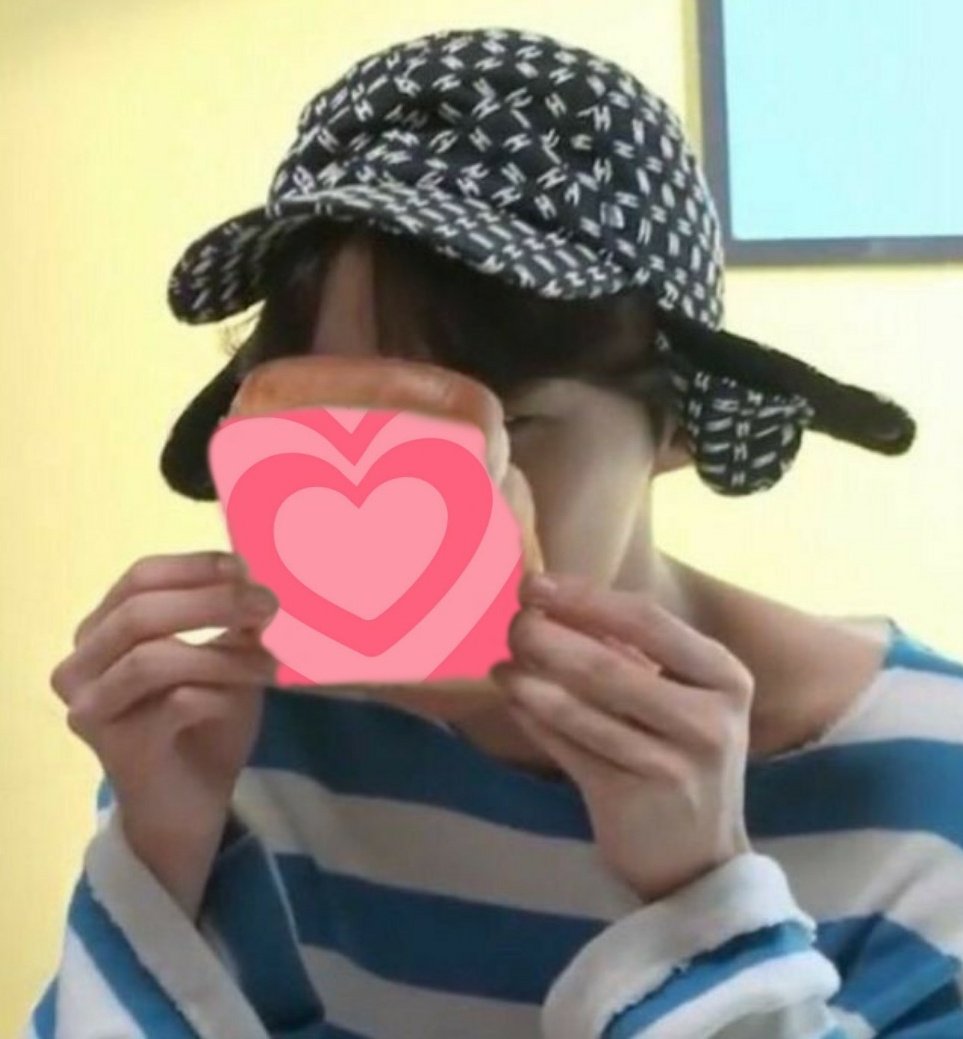 dailybtsbread's tweet photo. https://t.co/T0lwKrQwN0