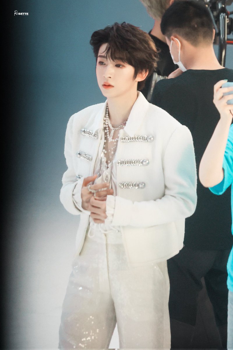 liuyu_updates's tweet image. Liuyu 『Wonderland Party』 Pics🐟💙🐋
♡ 27 | 08 | 2021 ♡
© 微博『ROSETTE | 刘宇』
❄️ Follow @liuyu_updates for more updates❄️
#liuyu #into1 #刘宇 #chuang2021 #CHUANG2021final